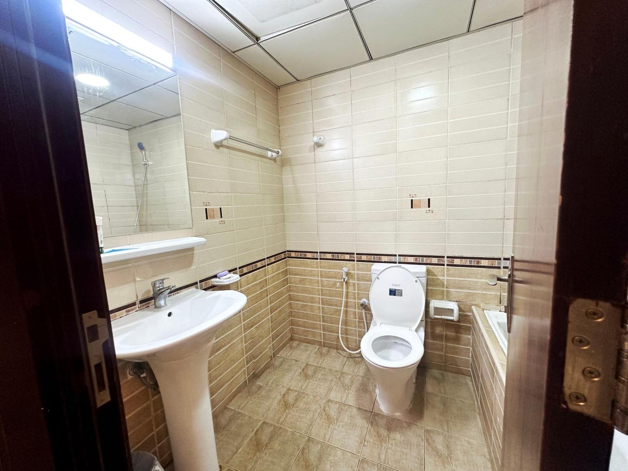 Homestay Metropolis View Partition Near Internet Metro *